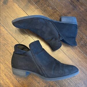 Time and Tru Black Ankle Boots